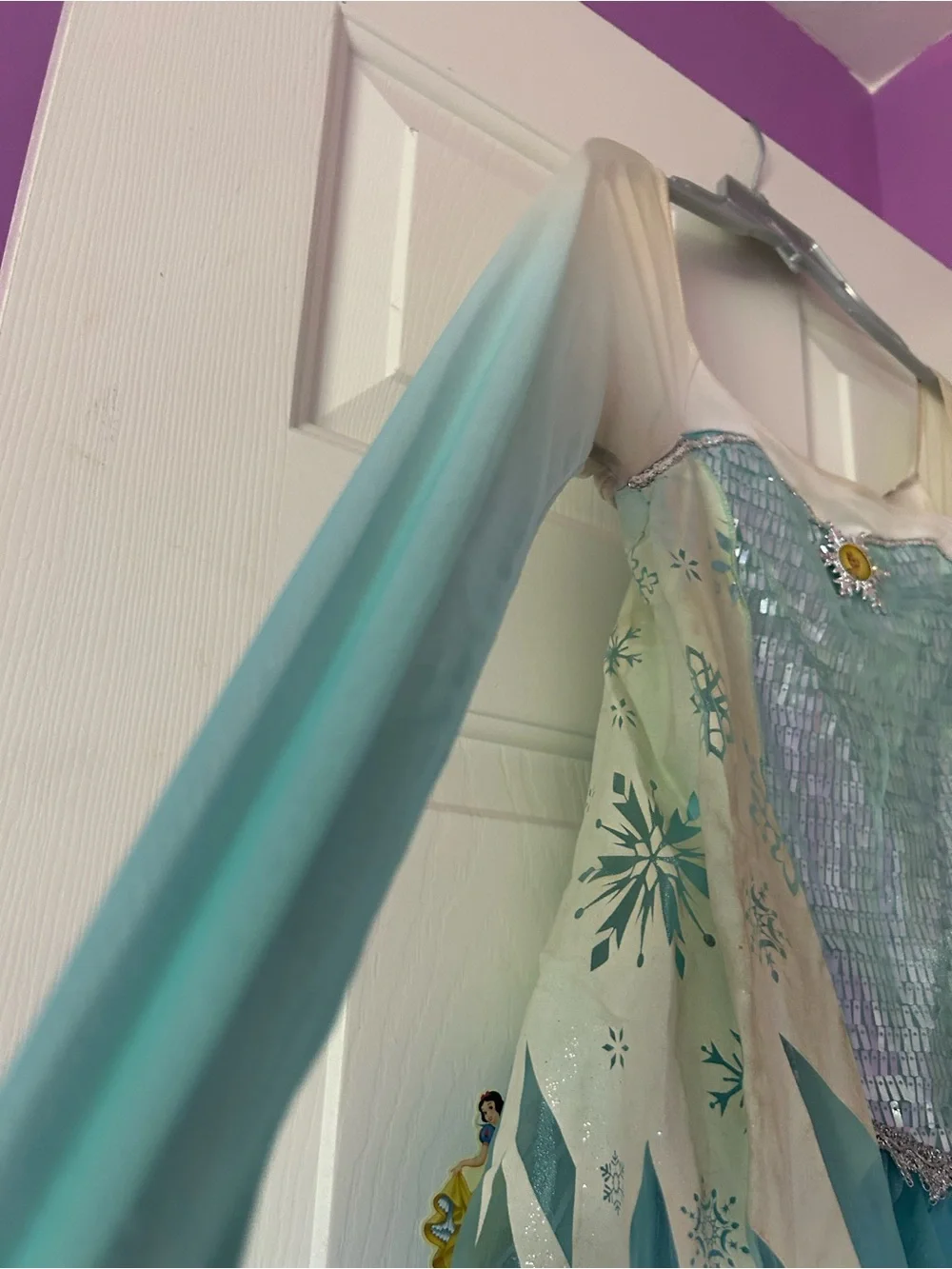 Disney store parks Elsa dress size 11/12 first edition snowflake icicles ombré